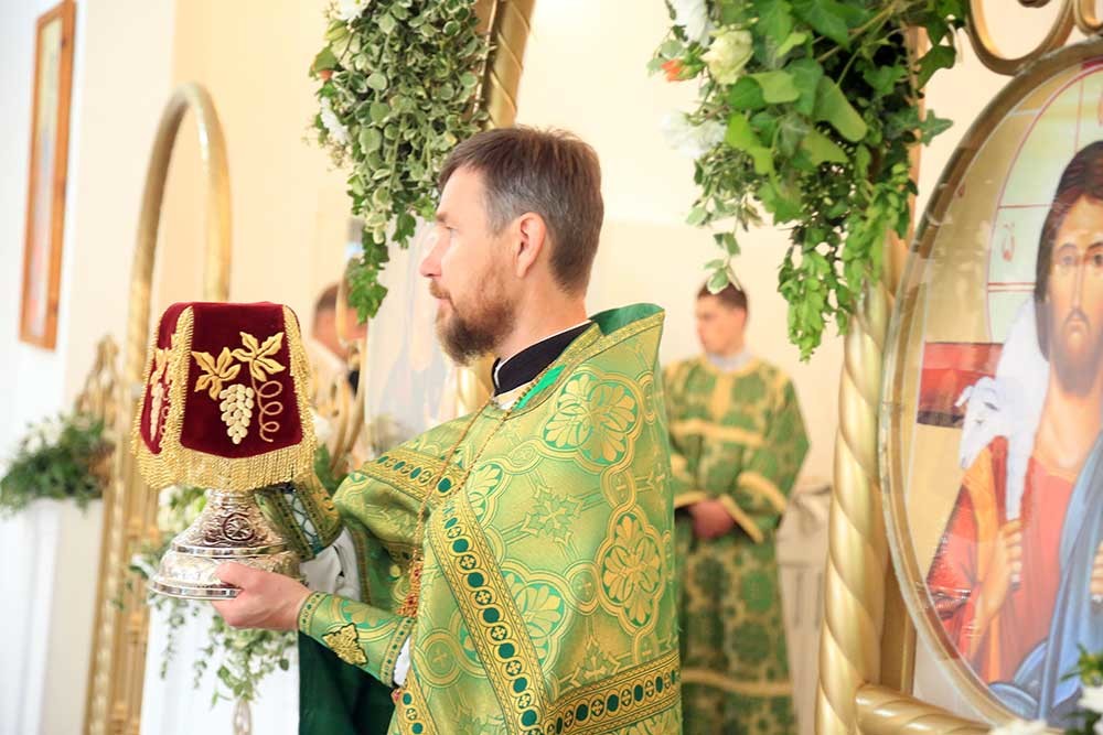 Епископ Бобруйский и Быховский Серафим совершил Божественную литургию в день памяти преподобной Евфросинии Полоцкой