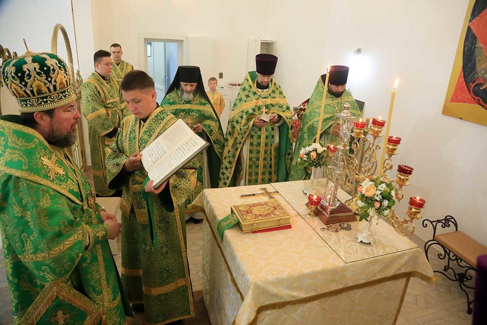Епископ Бобруйский и Быховский Серафим совершил Божественную литургию в день памяти преподобной Евфросинии Полоцкой