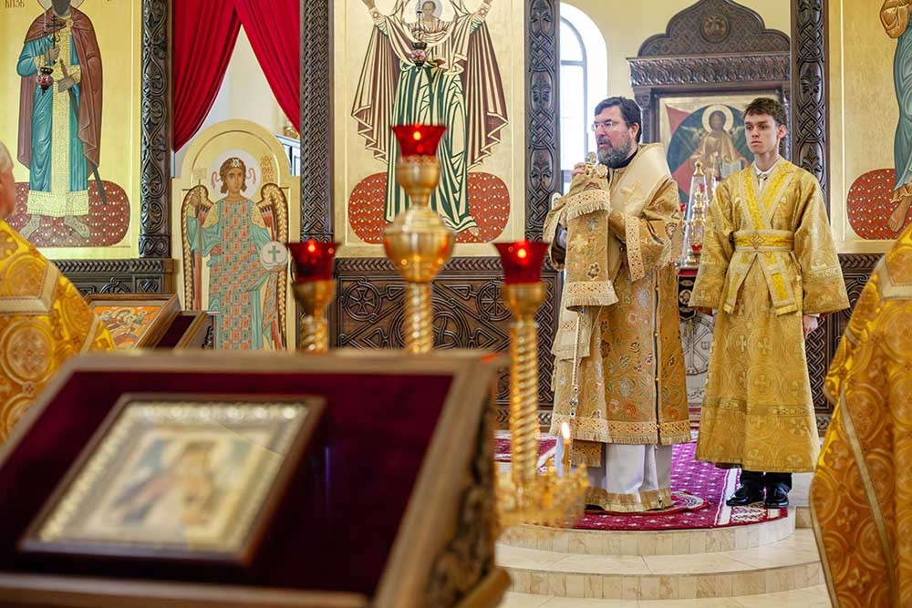 Епископ Бобруйский и Быховский Серафим возглавил Божественную литургию в кафедральном соборе святителя Николая в день памяти святителя Луки Епископ Бобруйский и Быховский Серафим возглавил Божественную литургию в кафедральном соборе святителя Николая в день памяти святителя Луки