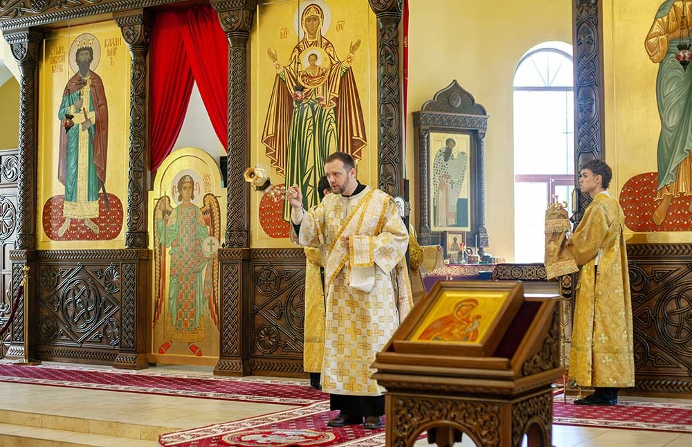 Епископ Бобруйский и Быховский Серафим возглавил Божественную литургию в кафедральном соборе святителя Николая в день памяти святителя Луки Епископ Бобруйский и Быховский Серафим возглавил Божественную литургию в кафедральном соборе святителя Николая в день памяти святителя Луки