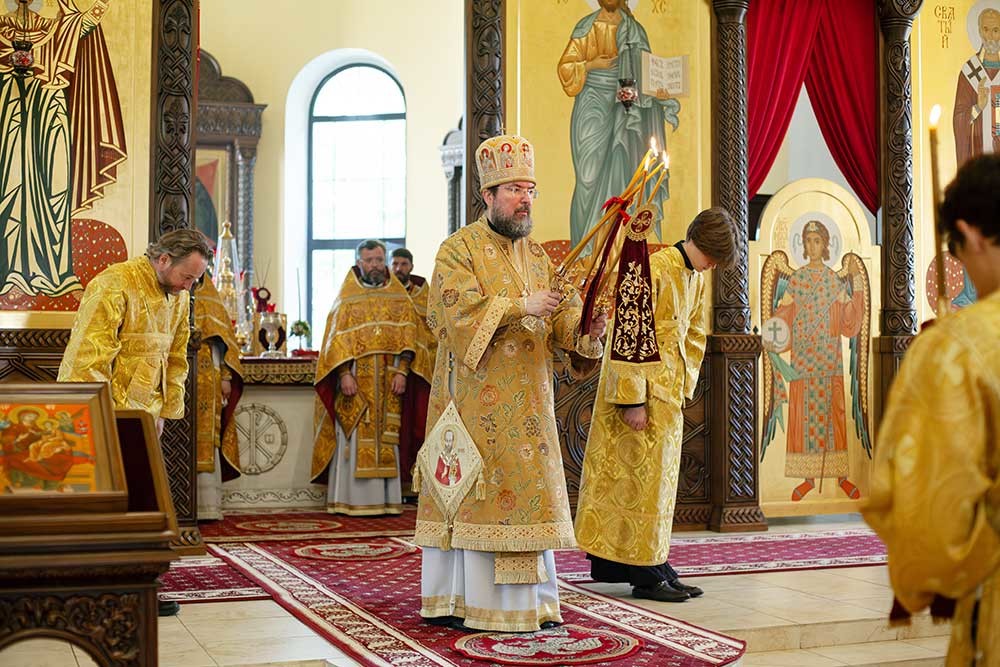 Епископ Бобруйский и Быховский Серафим возглавил Божественную литургию в кафедральном соборе святителя Николая в день памяти святителя Луки Епископ Бобруйский и Быховский Серафим возглавил Божественную литургию в кафедральном соборе святителя Николая в день памяти святителя Луки