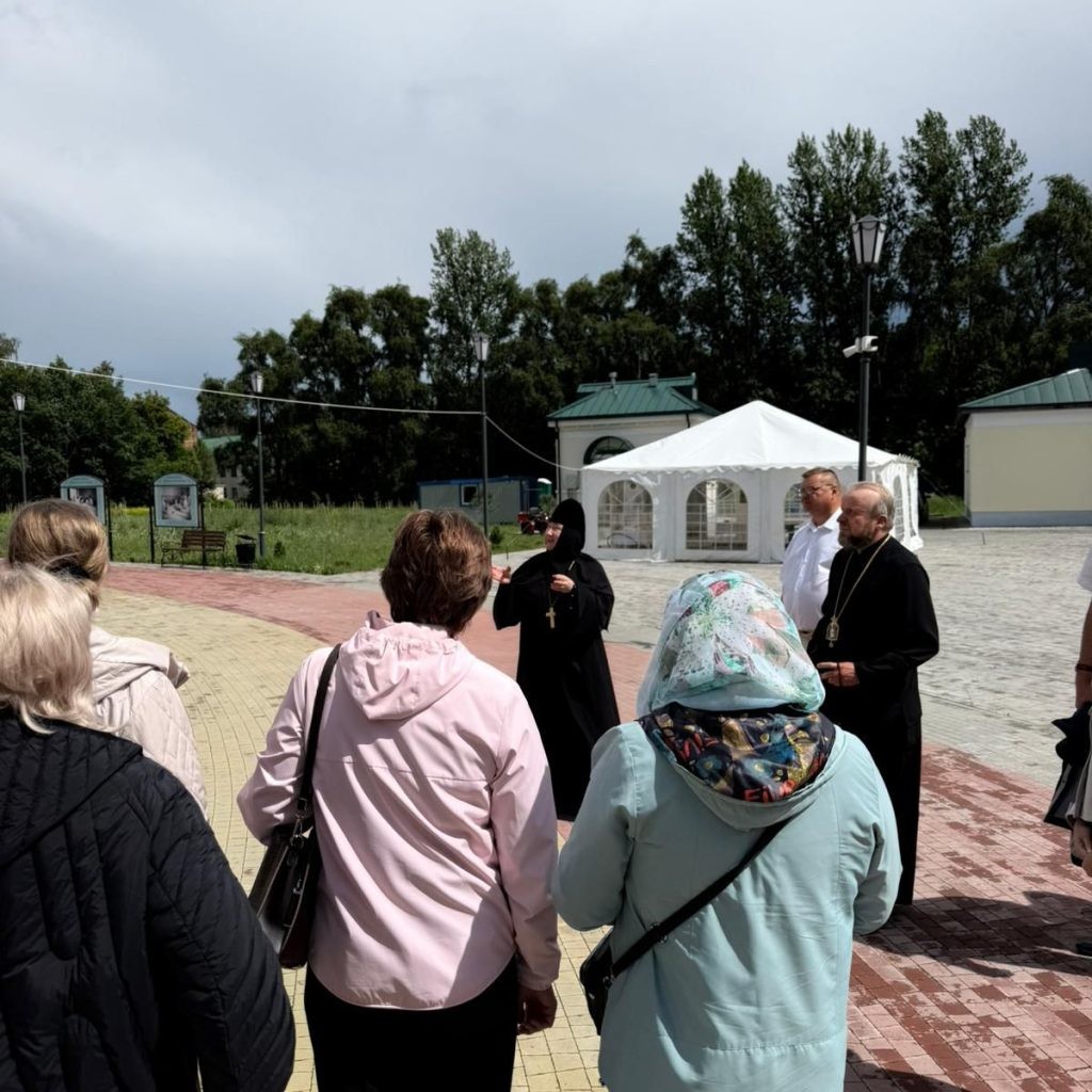 Епископ Лидский Порфирий посетил Женский монастырь Святых жен-мироносиц в Бобруйске