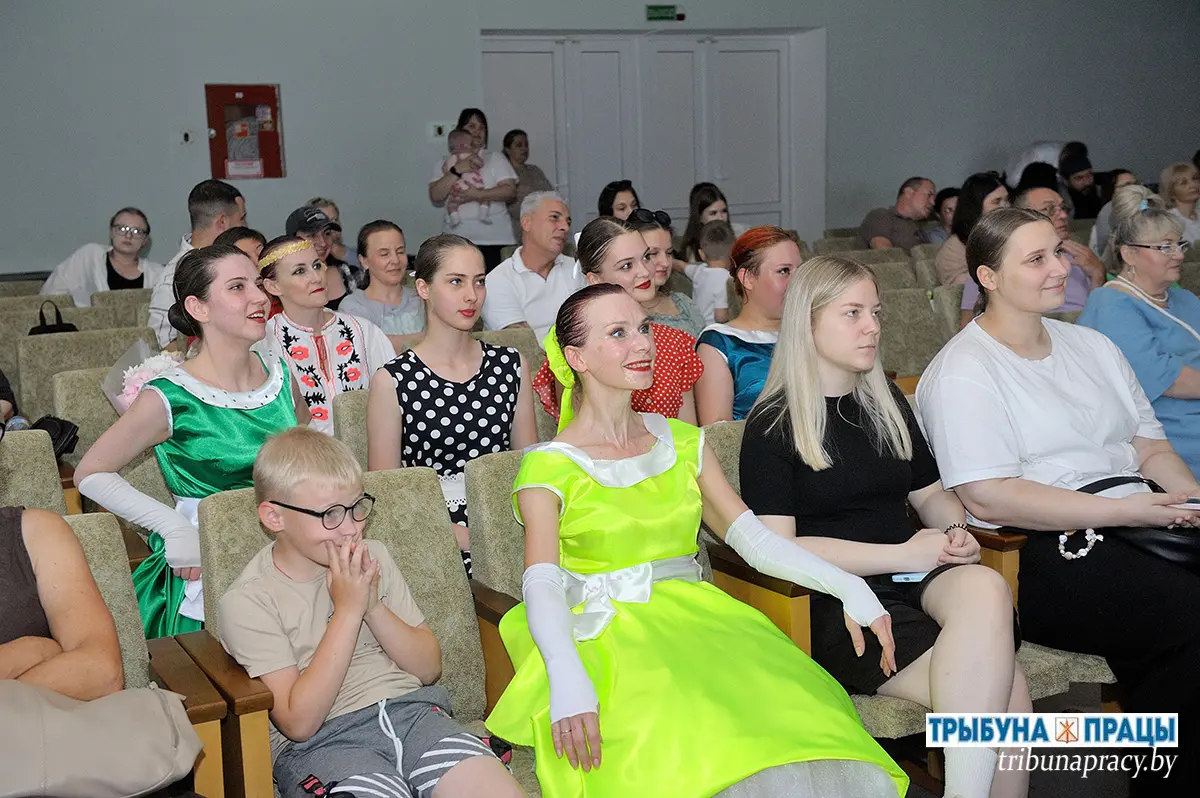 В бобруйском районном Центре культуры прошёл отчётный концерт народного ансамбля &laquo;Беларусь&raquo;