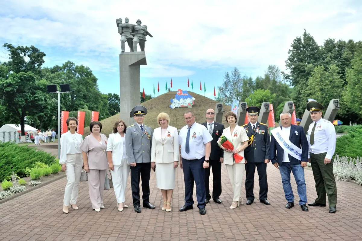 День Независимости на Бобруйщине: Память и Единство на Кургане Славы День Независимости на Бобруйщине: Память и Единство на Кургане Славы