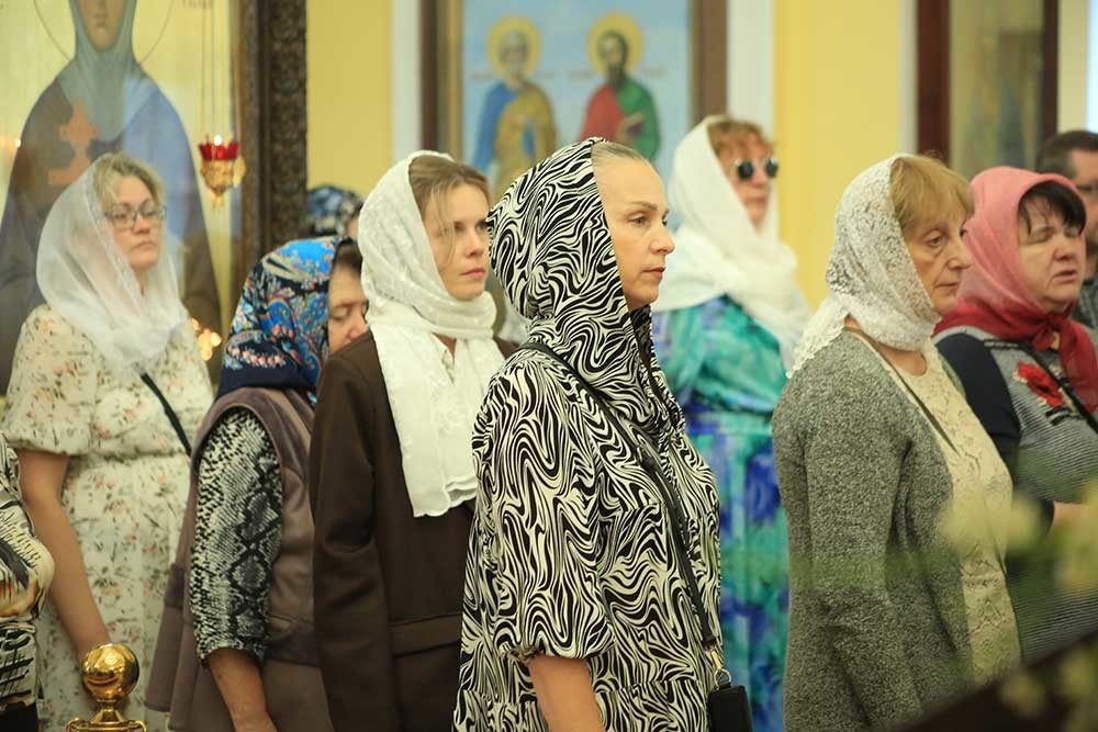 Епископ Бобруйский и Быховский Серафим возглавил Божественную литургию в кафедральном соборе святителя Николая и рукоположил в сан пресвитера Максима Комарчука