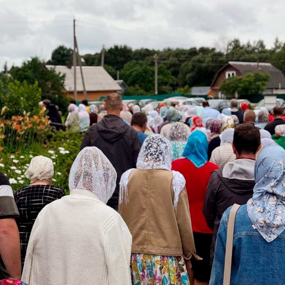 Епископ Бобруйский и Быховский Серафим возглавил престольное торжество в храме Петра и Павла агрогородка Лапичи