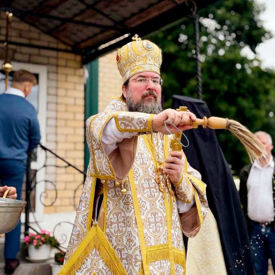 Епископ Бобруйский и Быховский Серафим возглавил престольное торжество в храме Петра и Павла агрогородка Лапичи