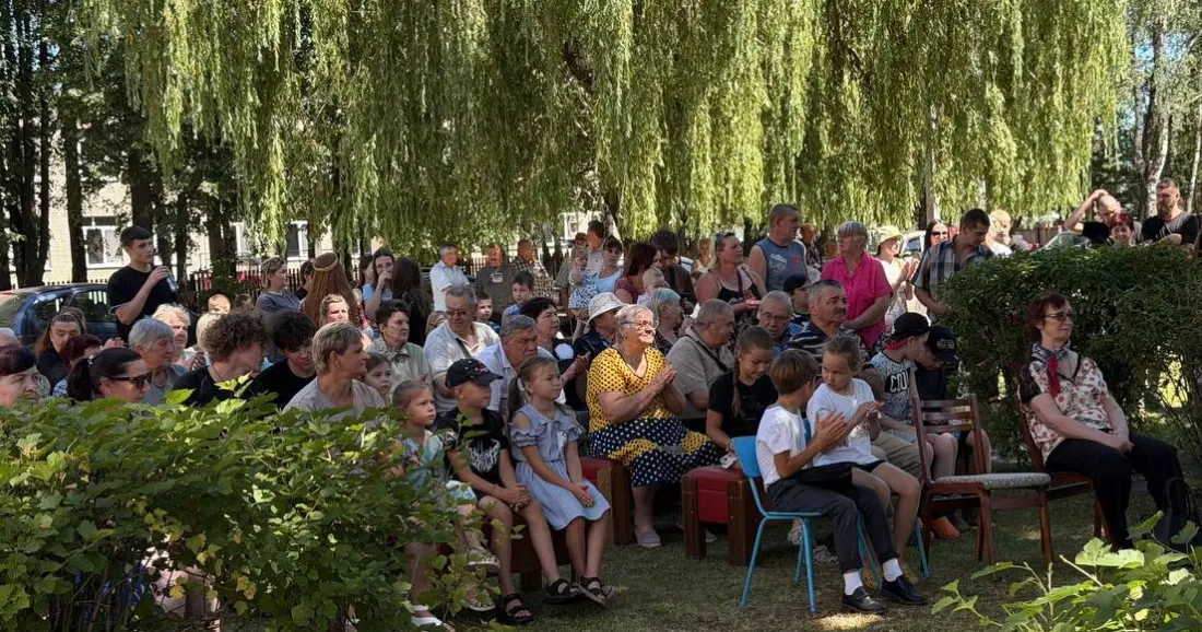 Концерт, подарки и угощения на Бобруйщине: деревня Осово отпраздновала свой 502-й день рождения Концерт, подарки и угощения на Бобруйщине: деревня Осово отпраздновала свой 502-й день рождения