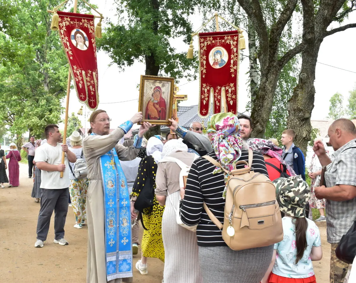 Как прошёл Крестный ход из Бобруйска в Горбацевичи в честь престольного праздника Как прошёл Крестный ход из Бобруйска в Горбацевичи в честь престольного праздника