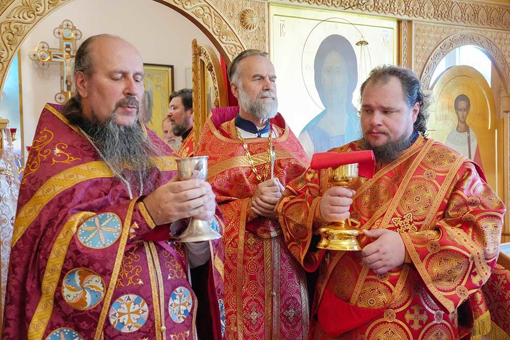 Епископ Бобруйский и Быховский Серафим возглавил престольное торжество в Елисаветинском храме Бобруйска