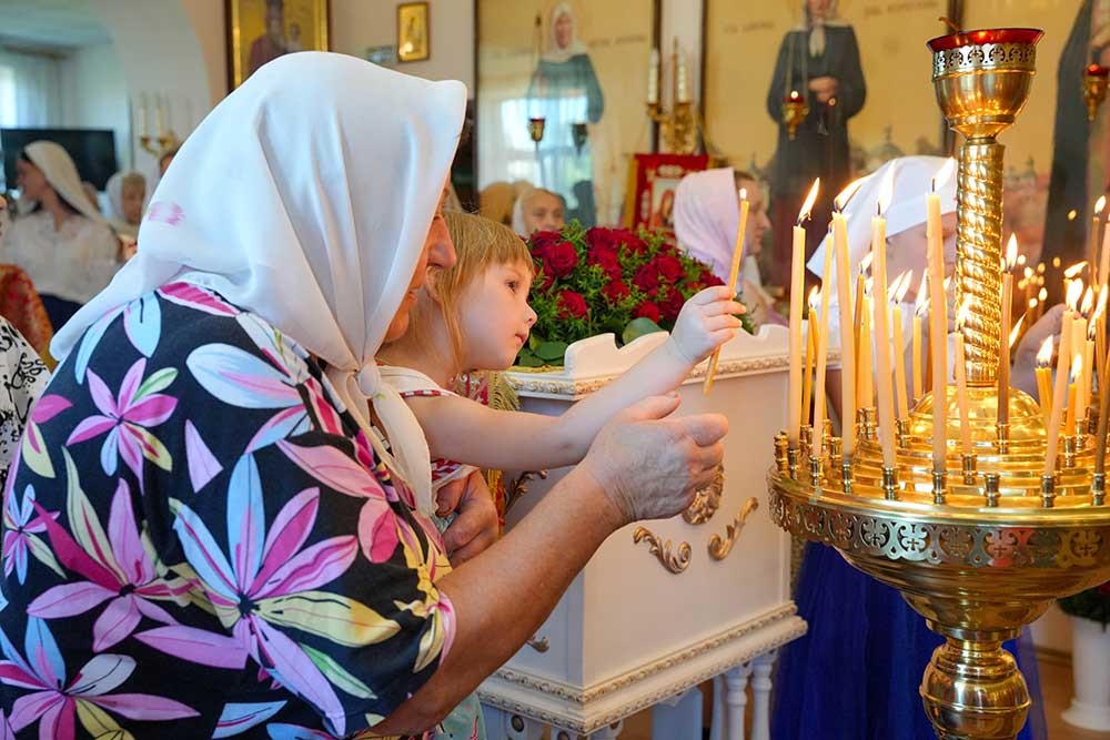 Епископ Бобруйский и Быховский Серафим возглавил престольное торжество в Елисаветинском храме Бобруйска