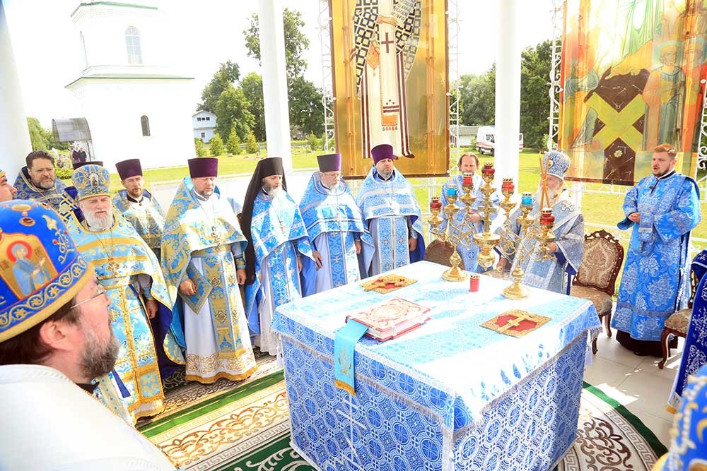 Епископ Бобруйский и Быховский Серафим сослужил на празднике в Барколабовском монастыре в честь иконы Божией Матери