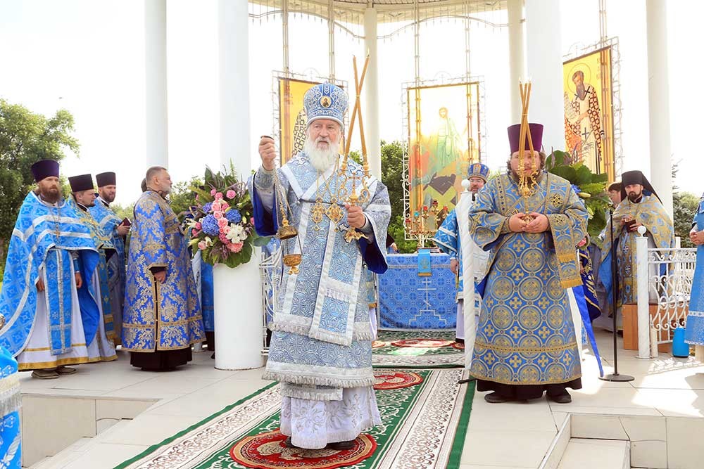 Епископ Бобруйский и Быховский Серафим сослужил на празднике в Барколабовском монастыре в честь иконы Божией Матери