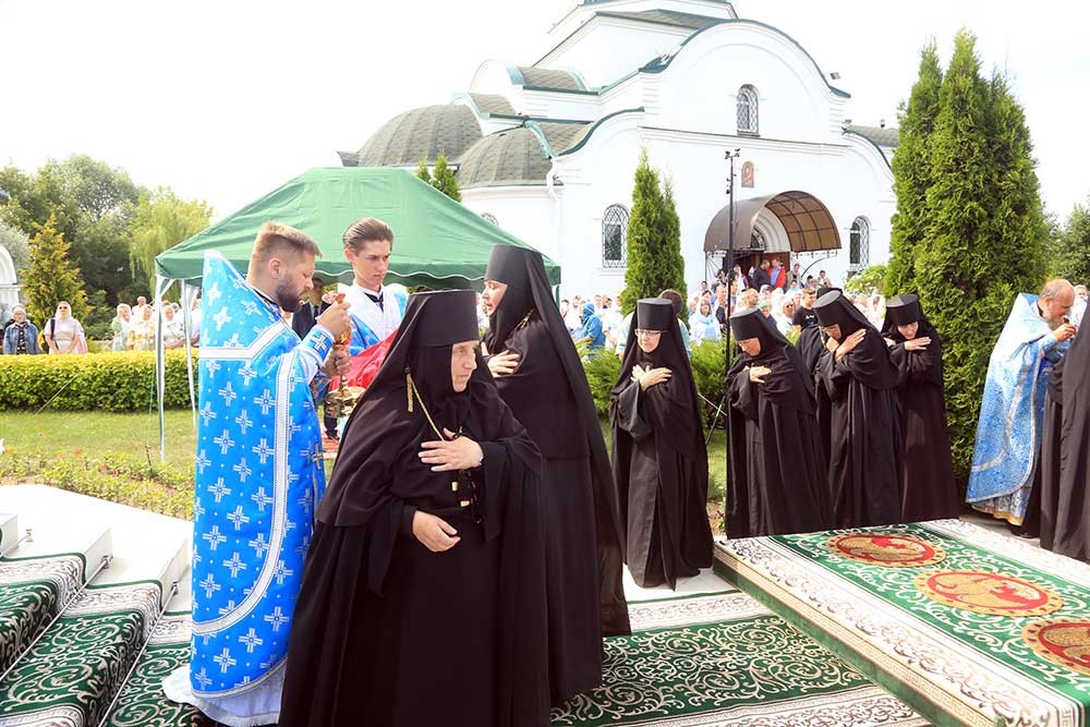 Епископ Бобруйский и Быховский Серафим сослужил на празднике в Барколабовском монастыре в честь иконы Божией Матери