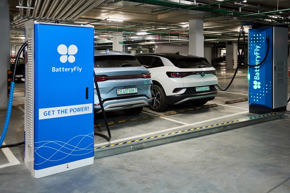 BatteryFly к 3-летию расширила карту до более чем 800 станций. 1 и 2 августа она
вернет водителям почти треть киловатт BatteryFly к 3-летию расширила карту до более чем 800 станций. 1 и 2 августа она
вернет водителям почти треть киловатт
