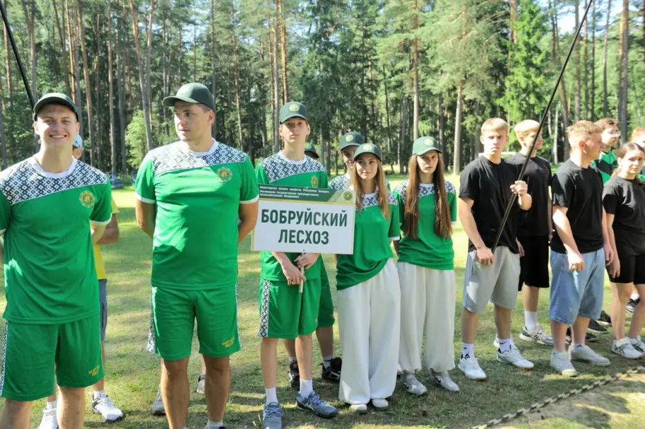 Сила, драйв и единство: в &laquo;Бобрёнке-2010&raquo; отгремел волейбольный турнир молодежи Бобруйского района