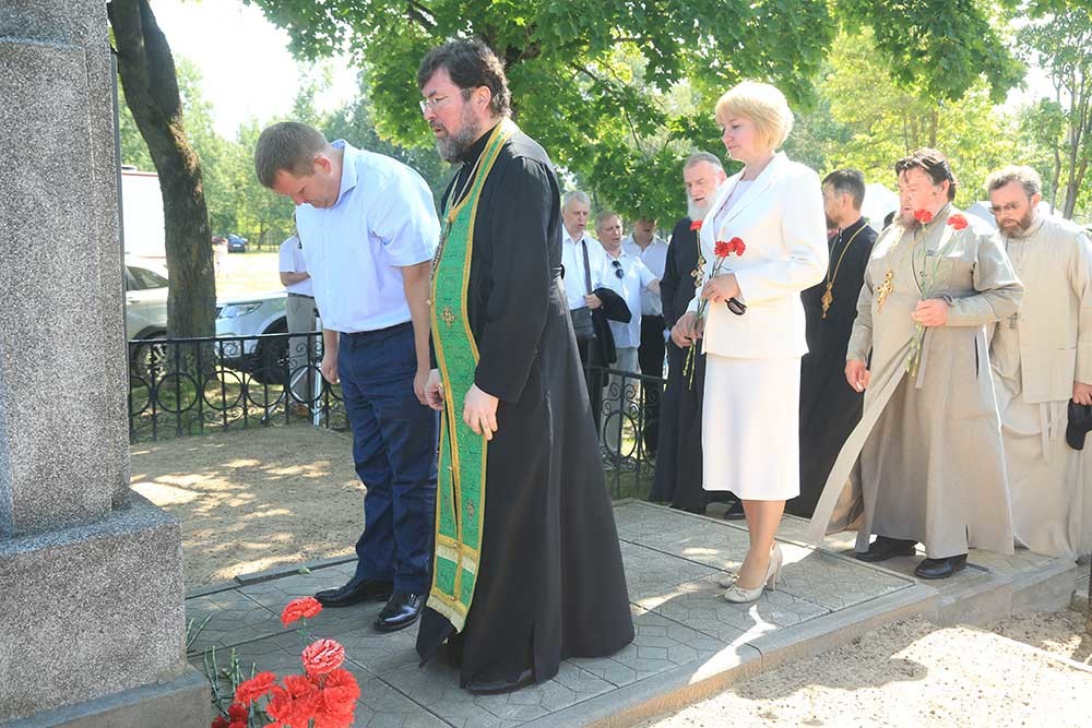 Епископ Бобруйский и Быховский Серафим возглавил престольное торжество в одноимённом храме деревни Осово в день памяти преподобного Серафима Саровского