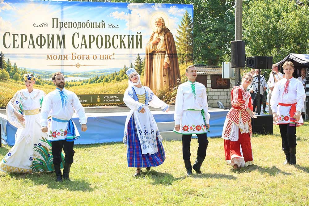 Епископ Бобруйский и Быховский Серафим возглавил престольное торжество в одноимённом храме деревни Осово в день памяти преподобного Серафима Саровского