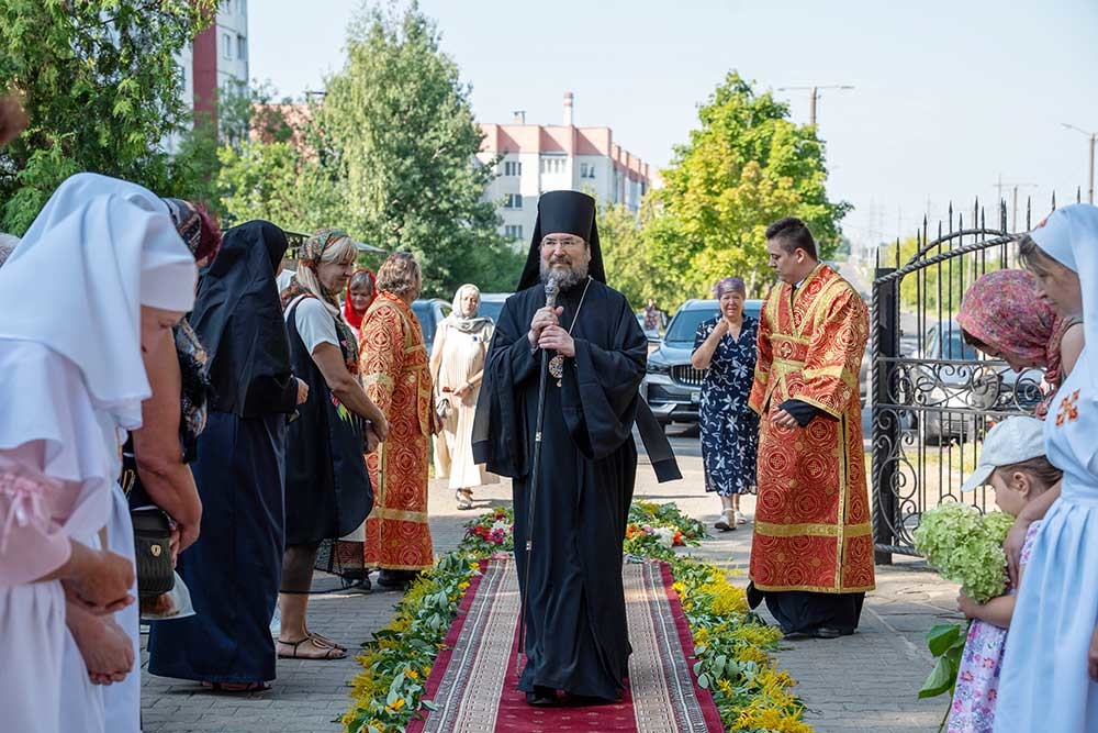 Епископ Бобруйский и Быховский Серафим возглавил престольное торжество в одноимённом храме города Бобруйска в день памяти пророка Илии