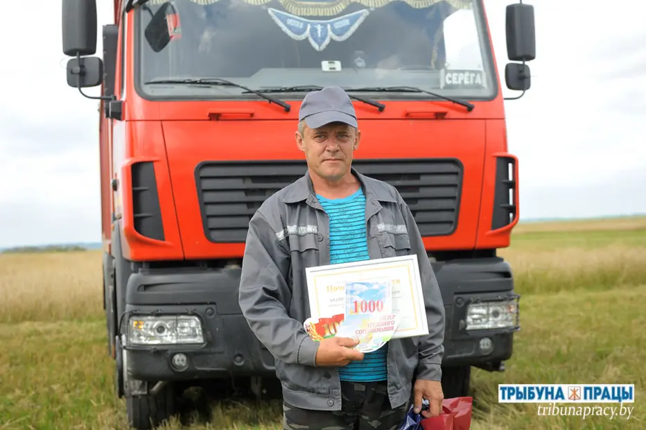 В копилке &mdash; еще 1000 тонн. На помощь хлеборобам Бобруйского района пришли горожане