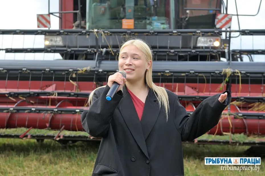 В копилке &mdash; еще 1000 тонн. На помощь хлеборобам Бобруйского района пришли горожане