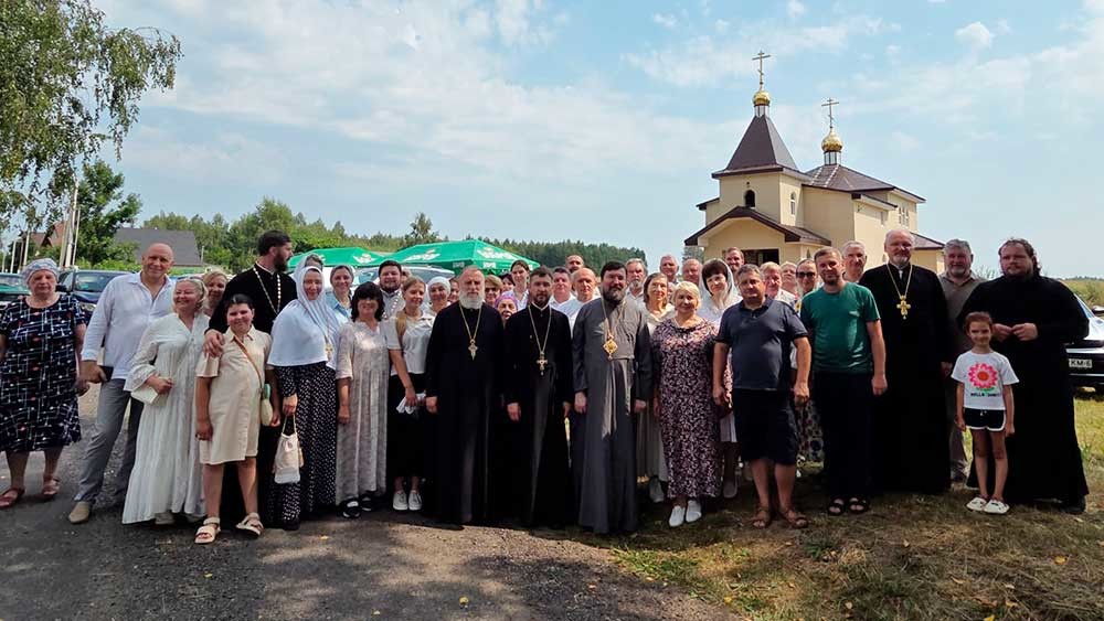 Епископ Бобруйский и Быховский Серафим возглавил престольный праздник в храме деревни Сычково в день памяти мучеников благоверных князей Бориса и Глеба