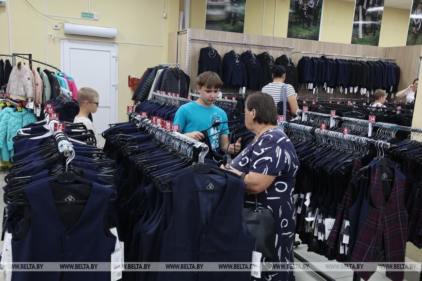 На бобруйской Славянке представили коллекцию школьной формы