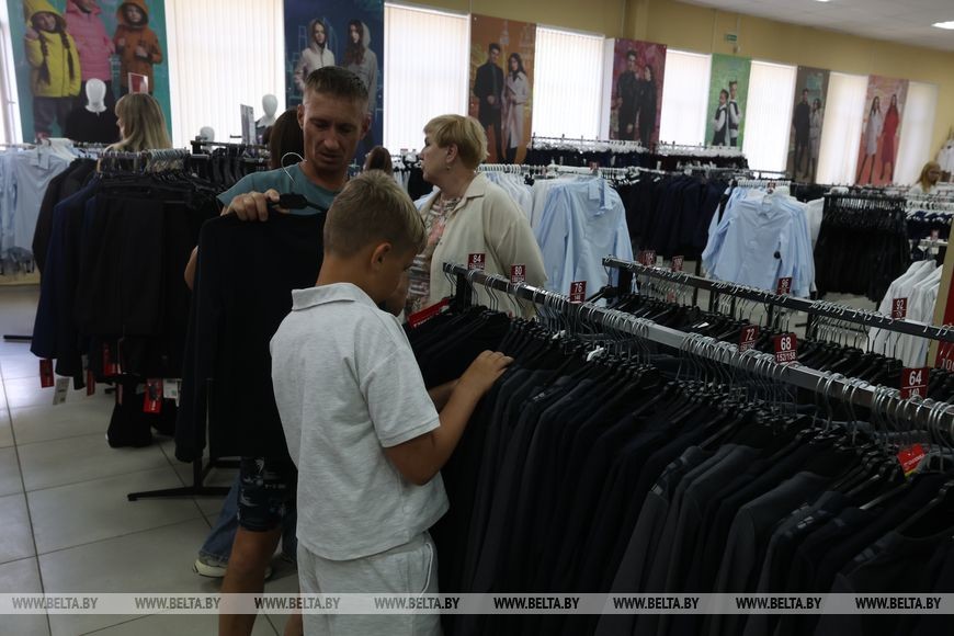 На бобруйской Славянке представили коллекцию школьной формы