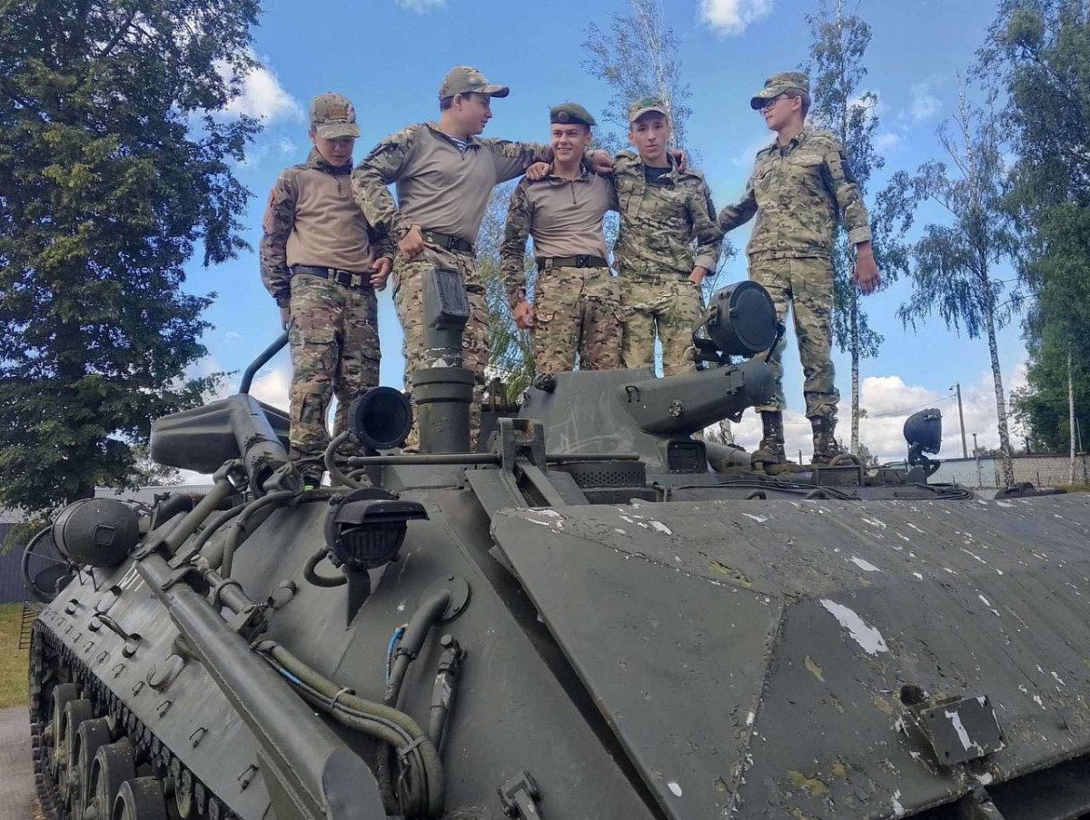 В Бобруйске на базе воинской части открылся военно-патриотический лагерь &laquo;Юный защитник&raquo;