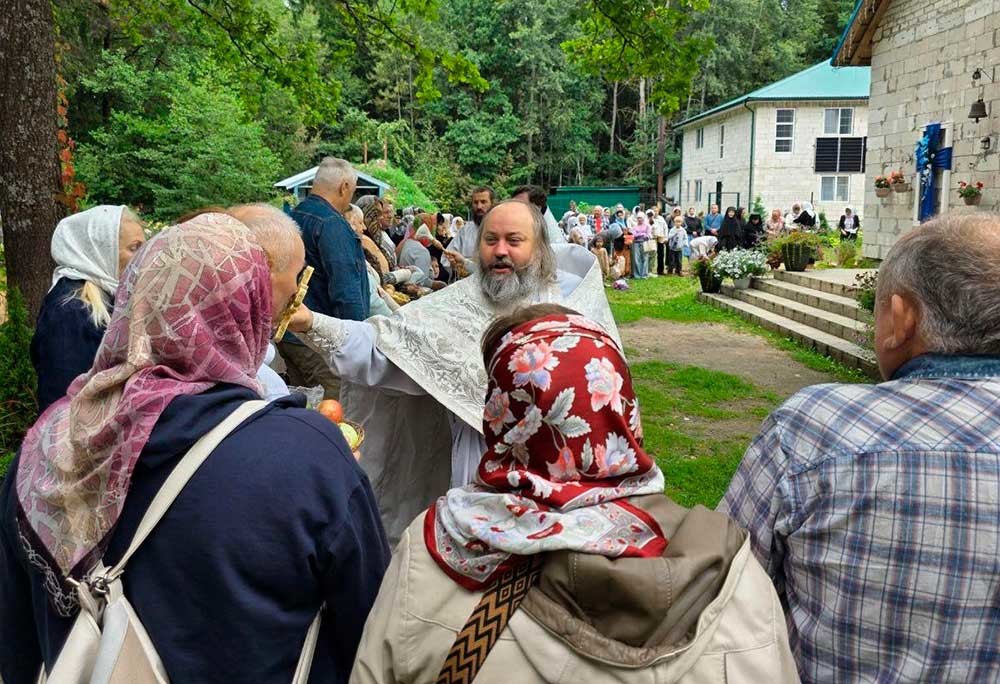 Епископ Бобруйский и Быховский Серафим возглавил Божественную литургию в Прощанской пустыни в честь праздника Преображения Господня