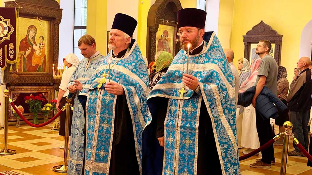 Канун Успения Пресвятой Богородицы: богослужение в кафедральном соборе возглавил епископ Серафим