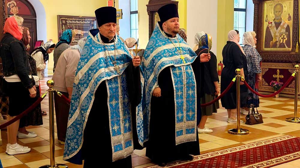 Канун Успения Пресвятой Богородицы: богослужение в кафедральном соборе возглавил епископ Серафим