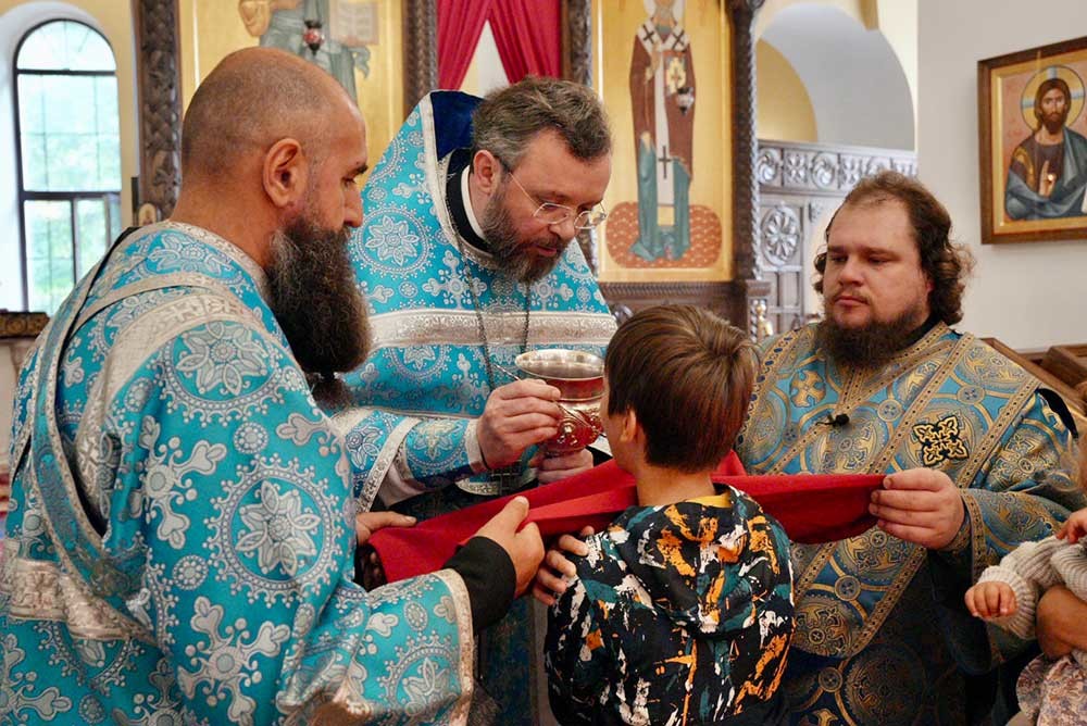 Епископ Бобруйский и Быховский Серафим возглавил Божественную литургию в Никольском кафедральном соборе Бобруйска в праздник Успения Пресвятой Богородицы