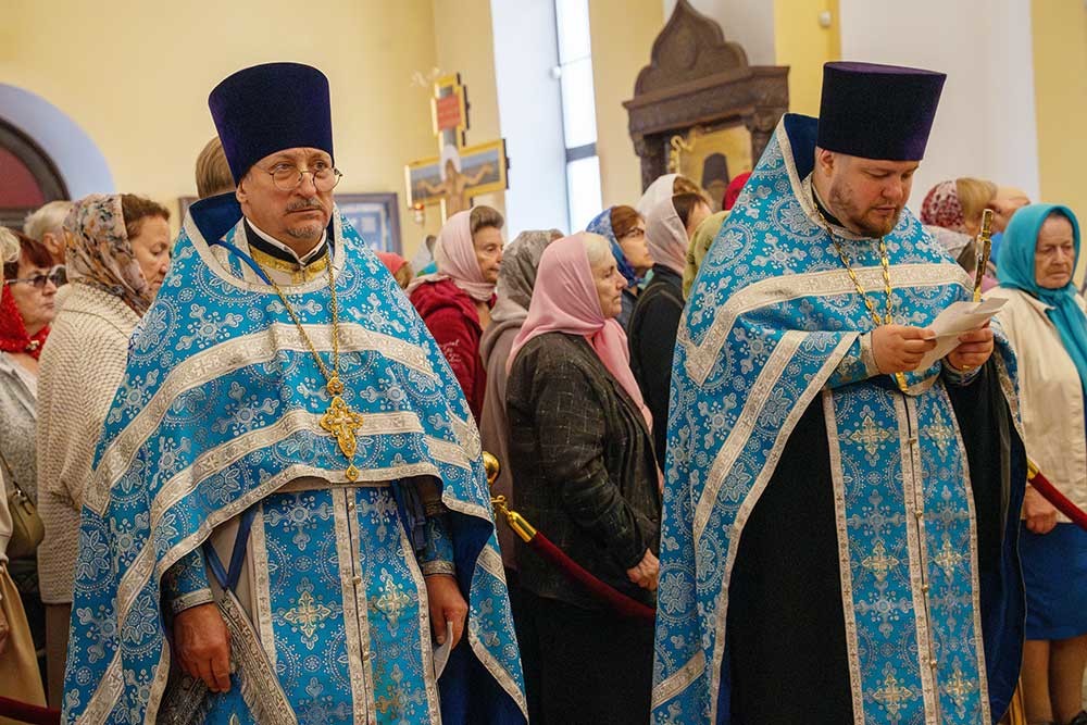Епископ Бобруйский и Быховский Серафим возглавил Божественную литургию в Никольском кафедральном соборе Бобруйска в праздник Успения Пресвятой Богородицы