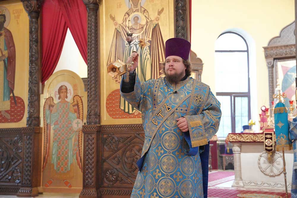 Епископ Бобруйский и Быховский Серафим возглавил Божественную литургию в Никольском кафедральном соборе Бобруйска в праздник Успения Пресвятой Богородицы