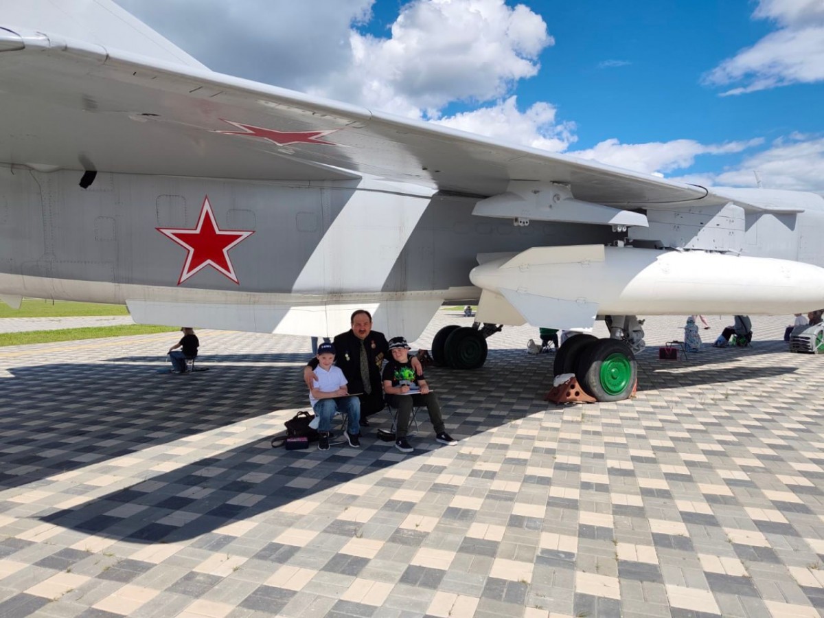Бобруйская студия «Радуга» подвела итоги летнего пленэра и открыла набор в 41-й учебный год Бобруйская студия «Радуга» подвела итоги летнего пленэра и открыла набор в 41-й учебный год
