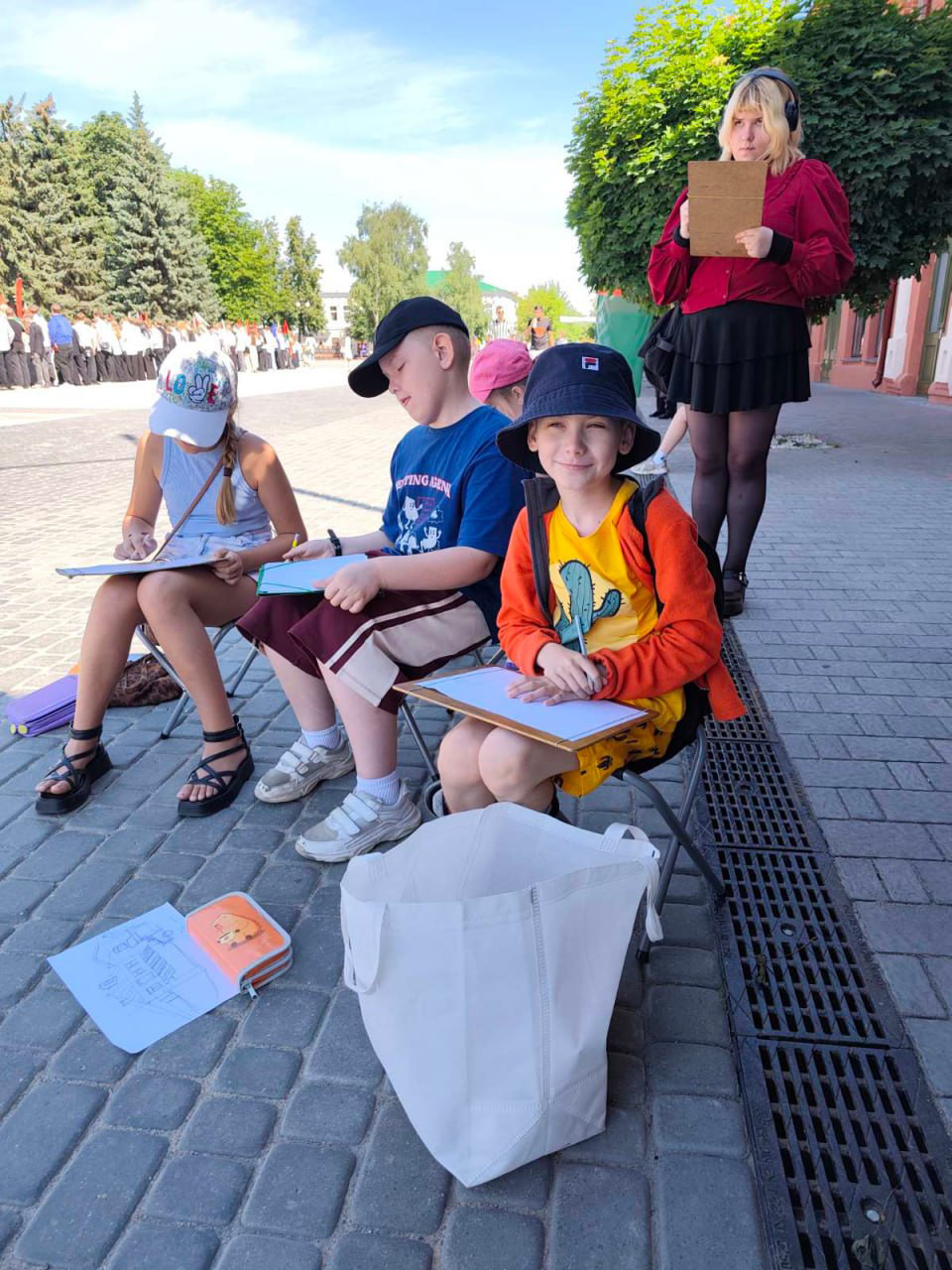 Бобруйская студия «Радуга» подвела итоги летнего пленэра и открыла набор в 41-й учебный год Бобруйская студия «Радуга» подвела итоги летнего пленэра и открыла набор в 41-й учебный год