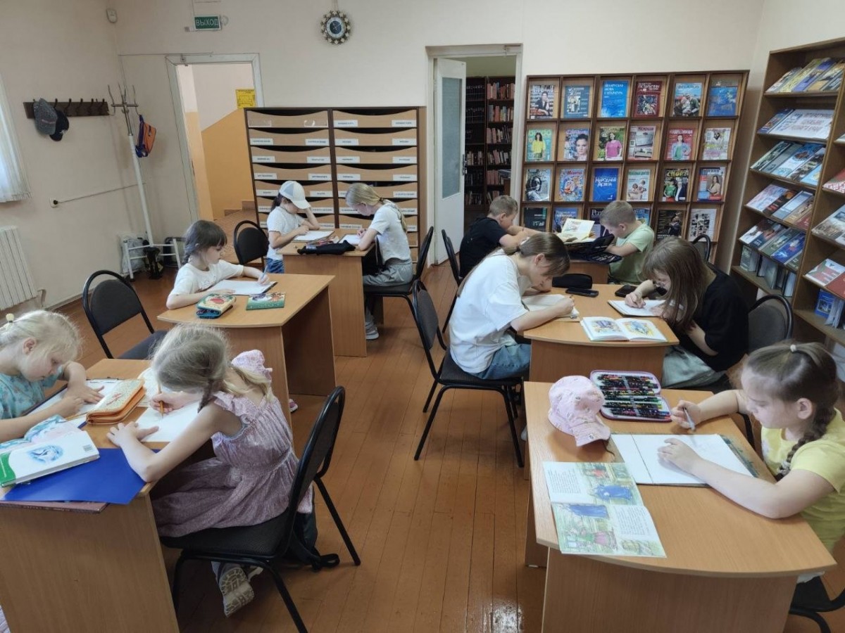 Бобруйская студия «Радуга» подвела итоги летнего пленэра и открыла набор в 41-й учебный год Бобруйская студия «Радуга» подвела итоги летнего пленэра и открыла набор в 41-й учебный год