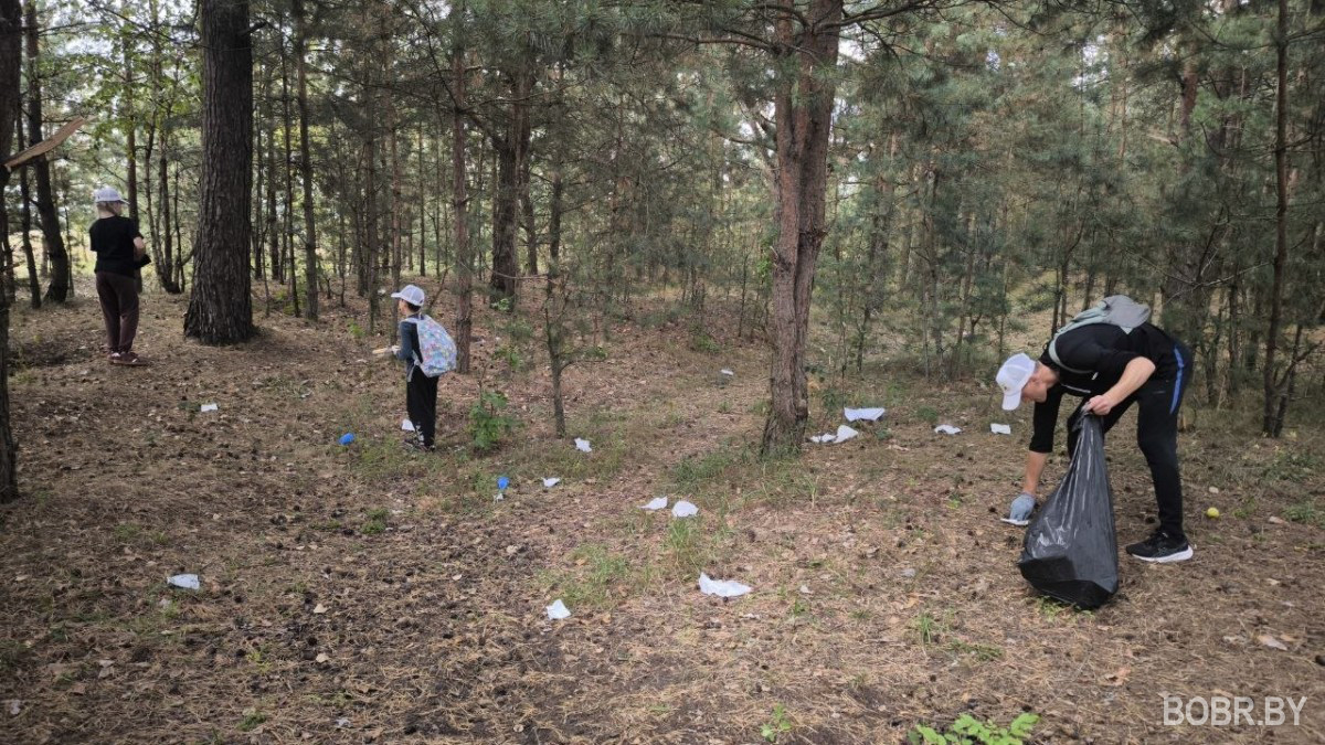 &laquo;Весело, задорно и с пользой для природы&raquo;: как бобруйчане навели чистоту на &laquo;Луковой горе&raquo;