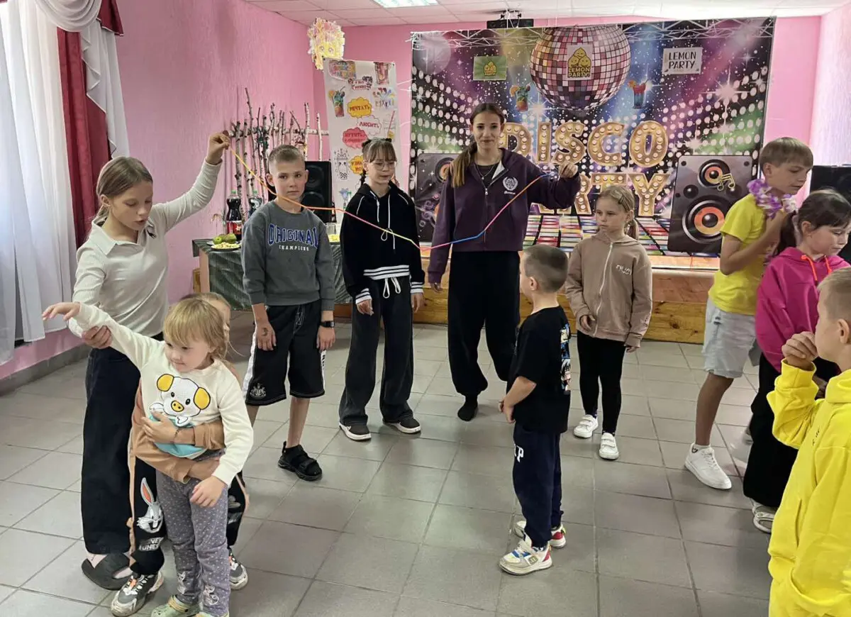 Лимонные костюмы, конкурсы и мастер-классы: в СДК Воротыни Бобруйского района прошла детская &laquo;Лимонадная вечеринка&raquo;