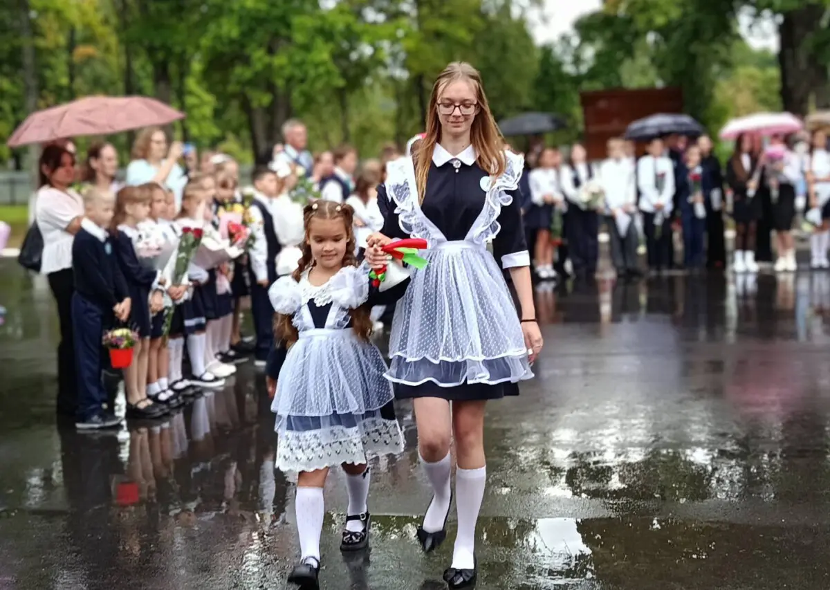 Торжественные линейки, подарки и напутствия гостей: в Бобруйском районе прошёл День знаний для 1078 учеников и 73 первоклассников