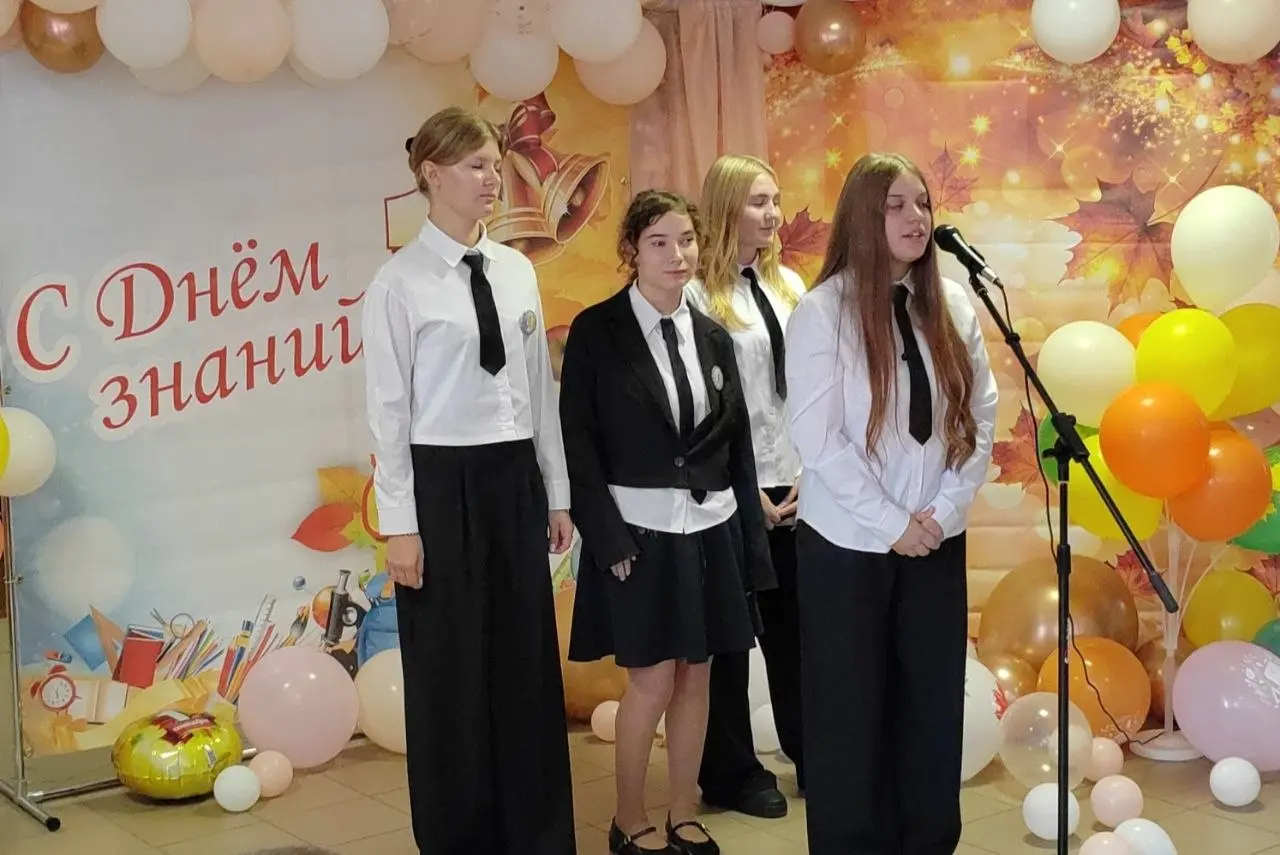 Торжественные линейки, подарки и напутствия гостей: в Бобруйском районе прошёл День знаний для 1078 учеников и 73 первоклассников