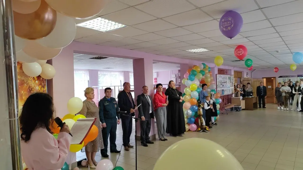 Торжественные линейки, подарки и напутствия гостей: в Бобруйском районе прошёл День знаний для 1078 учеников и 73 первоклассников