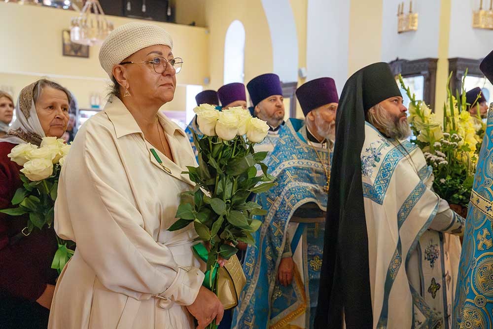Епископ Бобруйский и Быховский Серафим совершил Божественную литургию в Никольском кафедральном соборе в день отдания праздника Успения Пресвятой Богородицы
