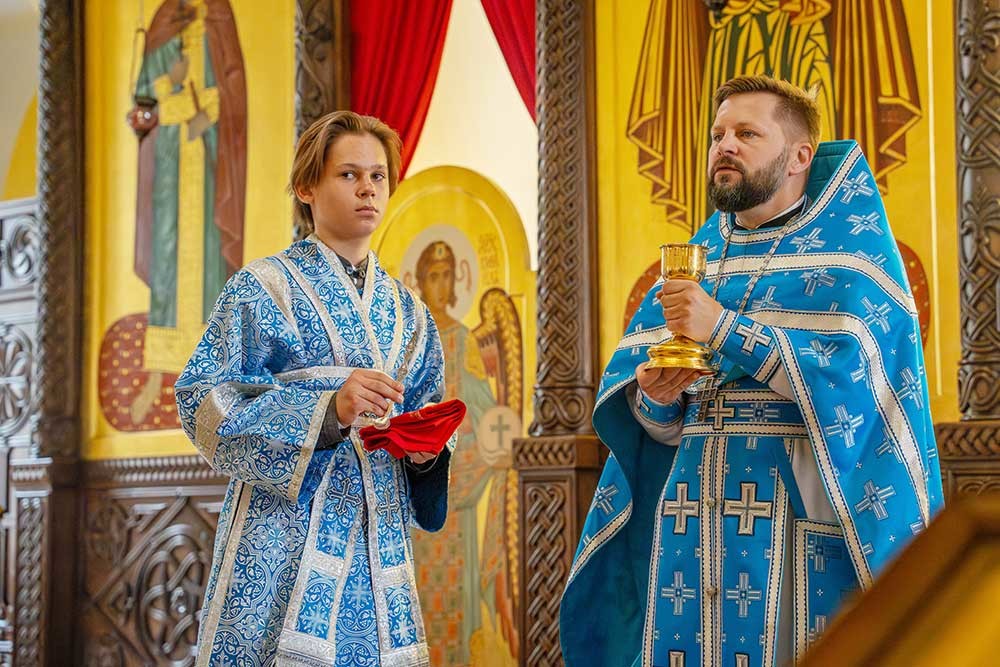 Епископ Бобруйский и Быховский Серафим совершил Божественную литургию в Никольском кафедральном соборе в день отдания праздника Успения Пресвятой Богородицы