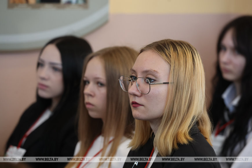 В Бобруйске в преддверии Дня народного единства молодёжь обсудила важность сплочённости и исторической памяти поколений В Бобруйске в преддверии Дня народного единства молодёжь обсудила важность сплочённости и исторической памяти поколений
