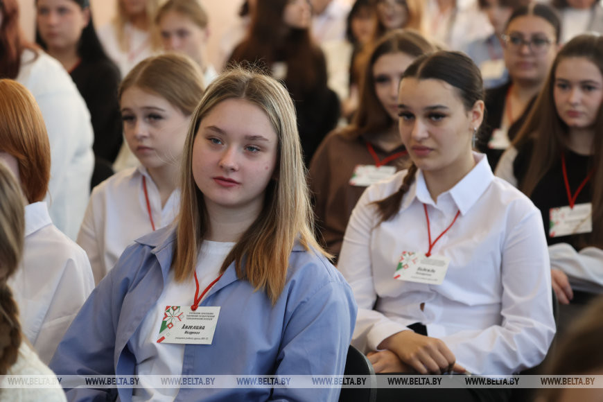 В Бобруйске в преддверии Дня народного единства молодёжь обсудила важность сплочённости и исторической памяти поколений В Бобруйске в преддверии Дня народного единства молодёжь обсудила важность сплочённости и исторической памяти поколений