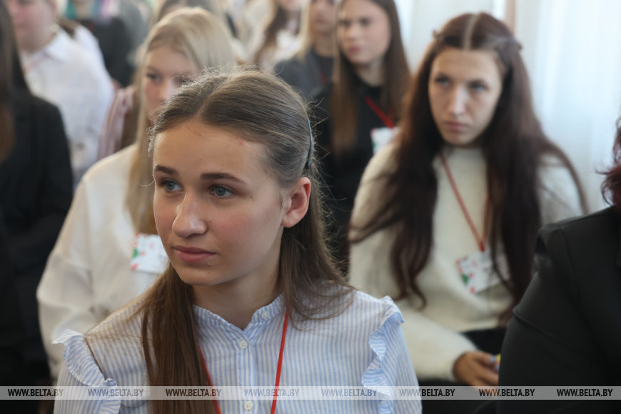 В Бобруйске в преддверии Дня народного единства молодёжь обсудила важность сплочённости и исторической памяти поколений В Бобруйске в преддверии Дня народного единства молодёжь обсудила важность сплочённости и исторической памяти поколений