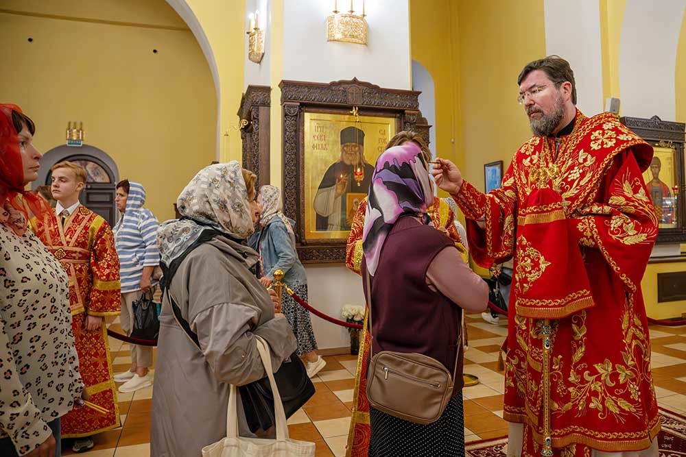 Епископ Бобруйский и Быховский Серафим совершил всенощное бдение в Бобруйском кафедральном соборе святителя Николая накануне дня Усекновения главы Иоанна Предтечи