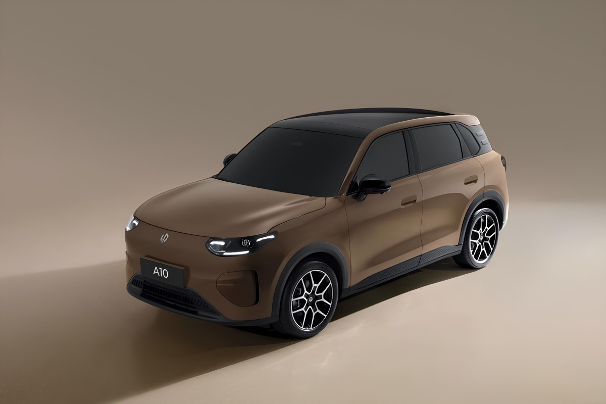 В Беларусь поставили сверхпопулярные в Китае и Европе Leapmotor A10